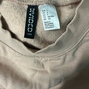 Divided Women's Cream Crop Sweater